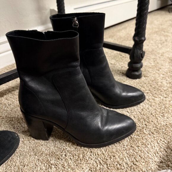 Black leather booties - Picture 2 of 2